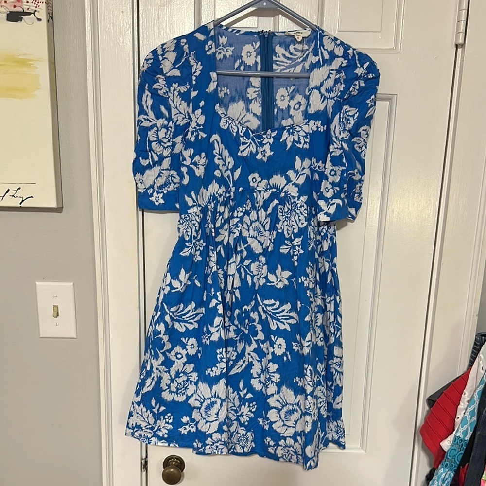 T.J.Maxx Entro blue floral dress size small